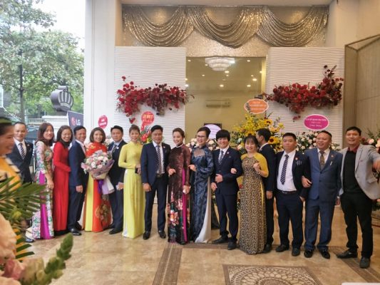 Hội viên Hội Doanh nhân họ Trần Hà Nội cũng là thành viên HĐQT Công ty trong buổi lễ ra mắt ...